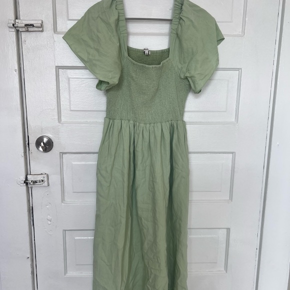 Madewell Sage Green Midi Smocked Linen Dress - Picture 2 of 4